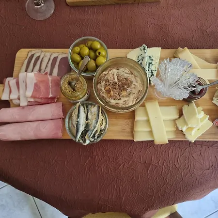 Alojamento de Acomodação e Pequeno-almoço Le Calme 3*